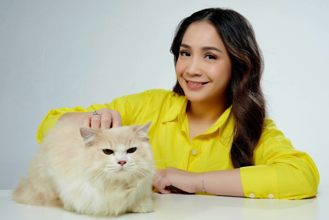 Nagita Slavina Berikan Makanan Terbaik Untuk Kucing Kesayangannya